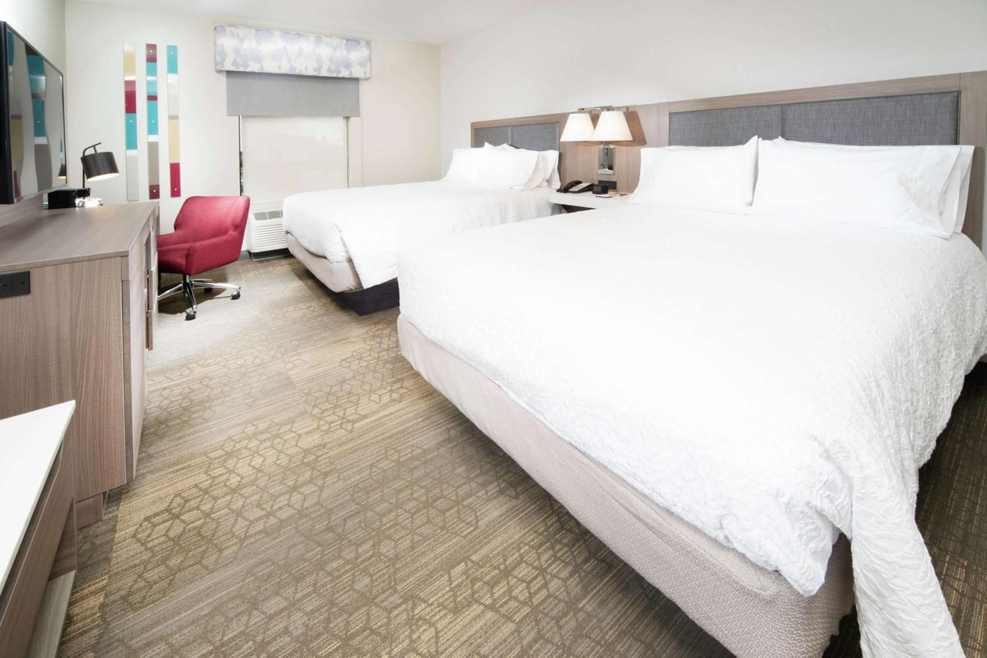 Hampton & Hotel